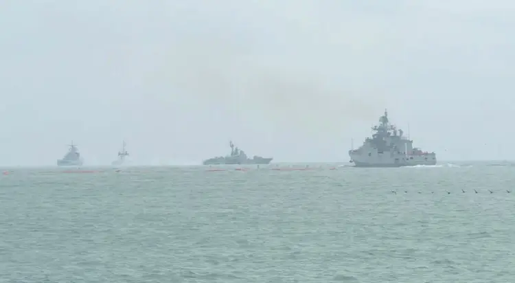 O ministério não especificou a que distância da costa os navios de guerra estavam localizados (Ministério da Defesa da Rússia/Divulgação)