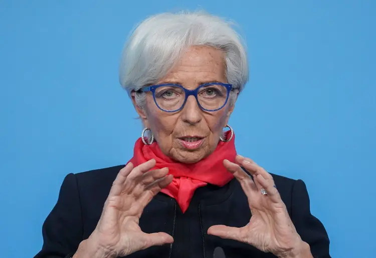 Lagarde: "Vamos olhar todos os números: inflação, custo de trabalho, projeções... E, assim, determinar o caminho da nossa política monetária" (Bloomberg/Bloomberg)