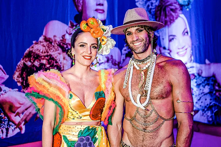 Os criadores do Baile da Arara, Malu Barretto e Pedro Igor Alcântara:  expectativa pela volta do Carnaval carioca na Sapucaí (Divulgação/Divulgação)