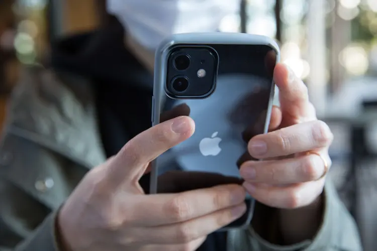 Mercado: restrição do iPhone na China aumenta tensão entre Pequim e Estados Unidos (LightRocket/Getty Images)