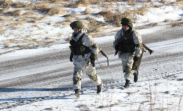 Exercícios militares conjuntos realizados por tropas bielorrussas e russas na faixa de Gozhsky | Foto: Ramil NasibulinTASS via Getty (Ramil NasibulinTASS via'/Getty Images)