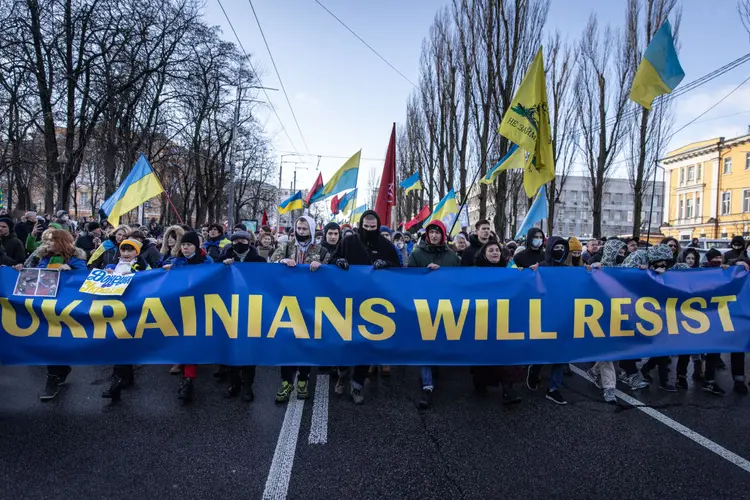 Ucranianos na capital Kiev: protesto neste sábado, 12, contra ameaça russa (Chris McGrath/Getty Images)