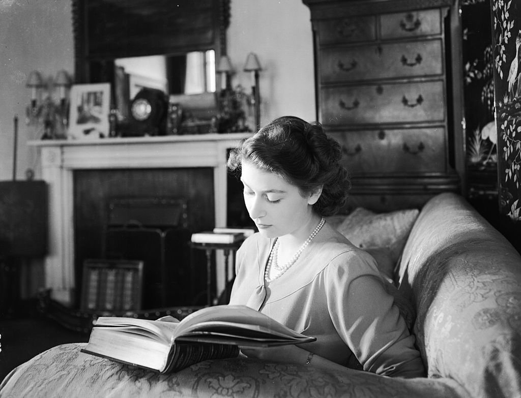 Elizabeth, então princesa, em 1946 (aos 19 anos): monarca mais longeva da história do Reino Unido (Lisa Sheridan/Studio Lisa/Getty Images)