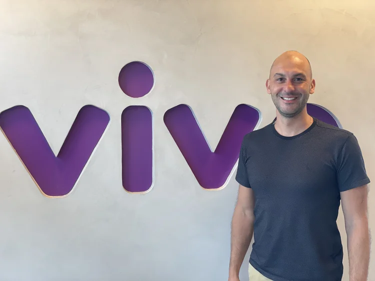 Gabriel Domingos, diretor de marketing B2B da Vivo: "Com a solução pensada em pequenas escolas, a parceria com o Google veio naturalmente” (Vivo/Divulgação)