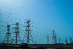 Imagem referente à matéria: Com onda de calor e bandeira vermelha na conta de luz, veja dicas para economizar energia