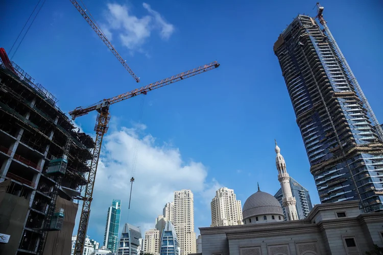 Predios, contrução em Dubai nos Emirados Arabes Unidos 
construção civil; guindaste; predio; engenharia; grandes obras (Leandro Fonseca/Exame)