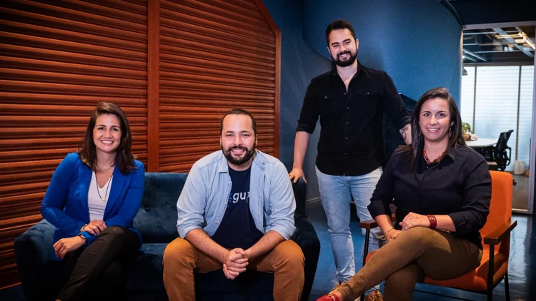 Fundadores da Gupy: Mariana Dias, Robson Ventura, Guilherme Dias e Bruna Guimarães (Gupy/Divulgação)