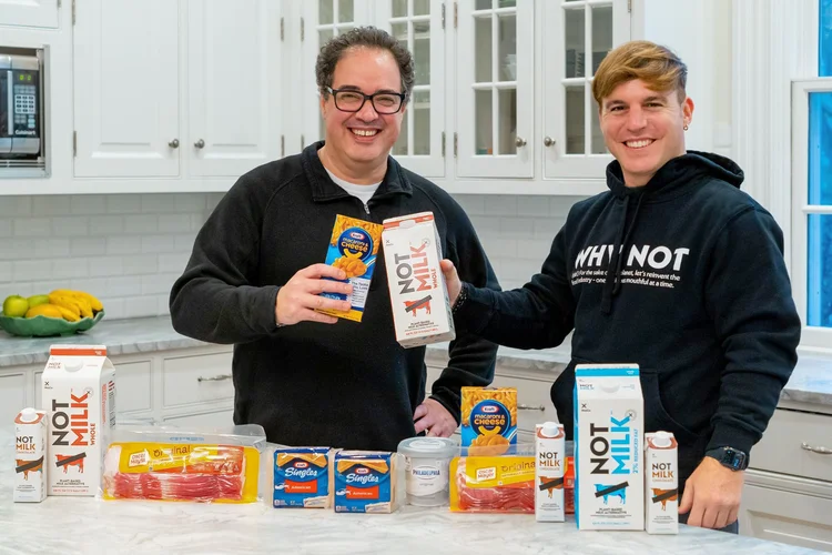 Miguel Patricio, CEO da Kraft Heinz e Matias Muchnick, cofundador e CEO da NotCo. Empresas se unem e lançam a The Kraft Heinz Not Company LLC (//Divulgação)