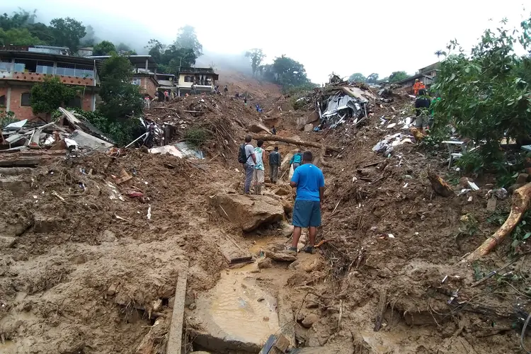 Destruição causada pela chuva na localidade de Alto da Serra, no município de   Petrópolis, região serrana do Rio de Janeiro. (Bruno Kaiuca/Zimmer Press/Estadão Conteúdo)