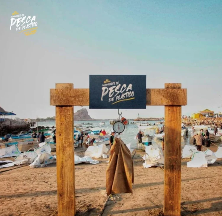Corona promove torneio de pesca de plástico (Corona/Divulgação)