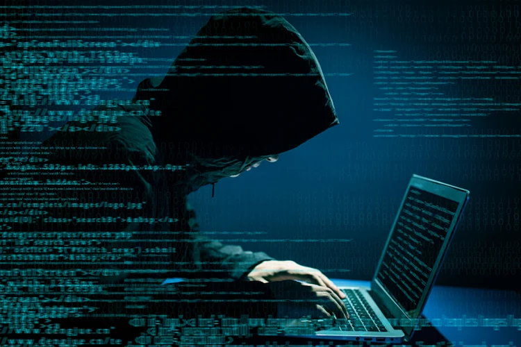 Hackers inovam nos golpes envolvendo criptomoedas (xijian/Getty Images)