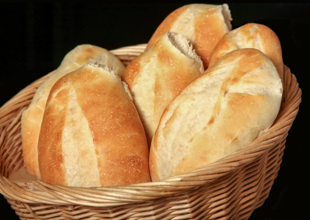 O trigo é a base do pão francês. (Sanfel/Getty Images)