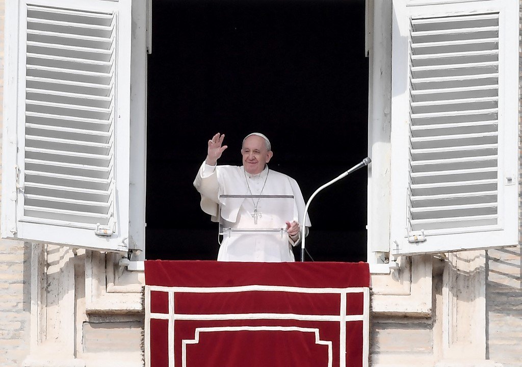 Papa Francisco: as longas cerimônias da Semana Santa foram um peso para o papa, devido à inflamação que sofre desde janeiro no joelho (AFP/Filippo MONTEFORTE)