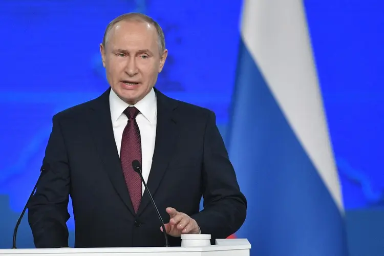 Putin: o presidente russo ainda disse que seu país não tem a intenção de se isolar e acrescentou que as potências estrangeiras não conseguirão fazer isso (Alexander NEMENOV/AFP)