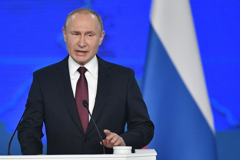 Vladimir Putin: o G7 vai proibir gradualmente as importações de petróleo russo (AFP/Alexander NEMENOV)