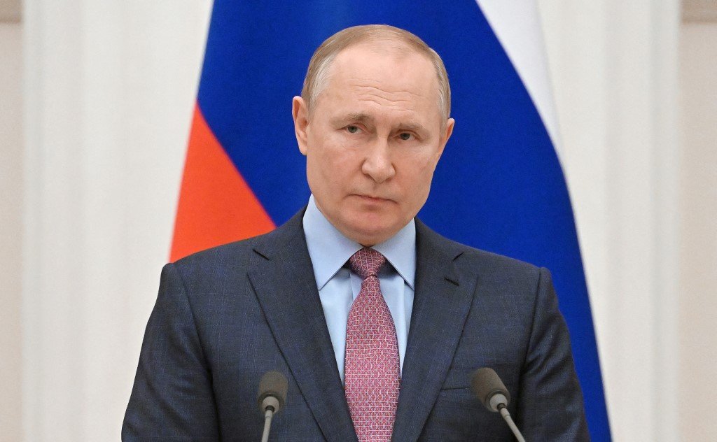 Vladimir Putin: "unidades militares que participaram das hostilidades ativas alcançaram o sucesso" (Sergei GUNEYEV / Sputnik/AFP)