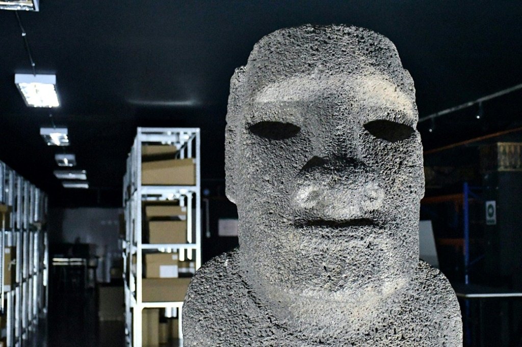 Museu do Chile devolve moai à Ilha de Páscoa depois de 152 anos