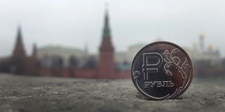 A Rússia conta com uma infraestrutura financeira doméstica, que inclui o sistema SPFS para transferências bancárias e o sistema Mir para pagamentos com cartão, semelhante aos sistemas Visa e Mastercard (AFP/AFP)