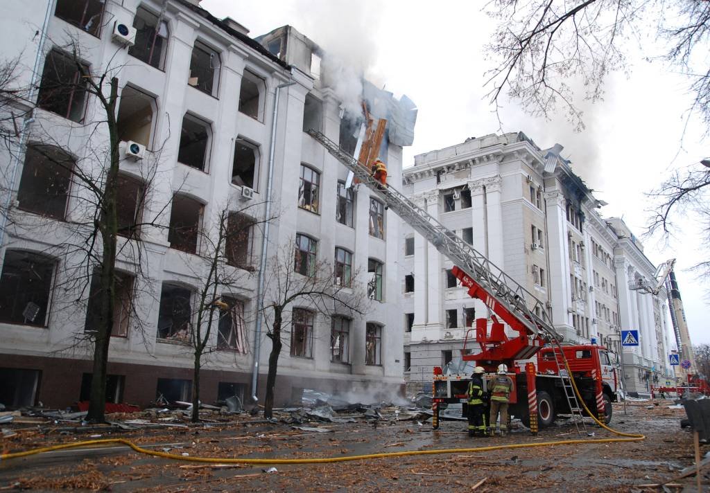 Segunda maior cidade da Ucrânia é bombardeada; ONU condena Rússia