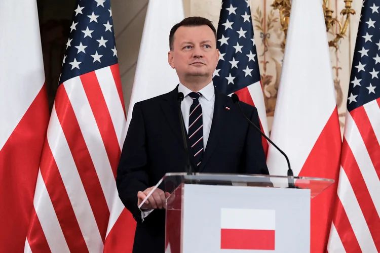 Ministro da Defesa da Polônia, Mariusz Blaszczak (Agencja Wyborcza.pl/Reuters)