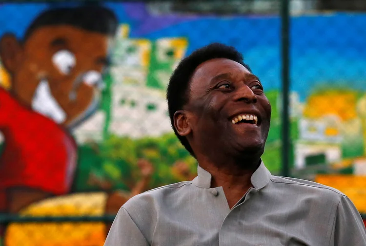 Pelé durante inauguração de campo de futebol no Rio de Janeiro. (Ricardo Moraes/Reuters)