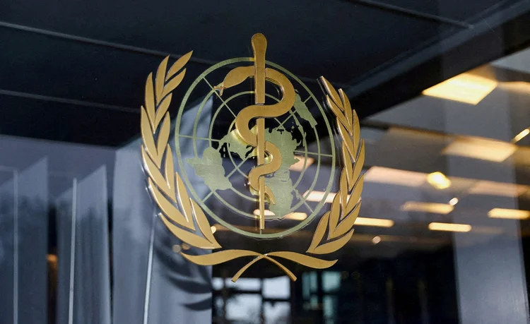 Especialistas em biossegurança dizem que o movimento de tropas da Rússia para a Ucrânia e o bombardeio de suas cidades aumentam o risco de fuga de patógenos (Denis Balibouse/Reuters)