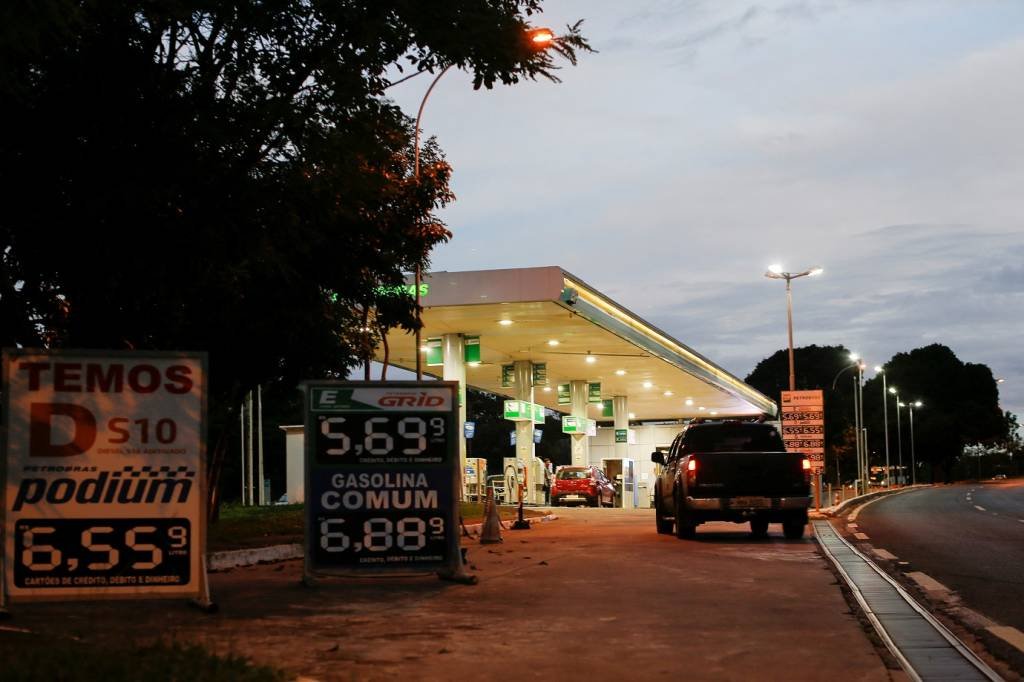Preços da gasolina subiram quase 9% na semana encerrada no sábado, segundo dados da ANP (Adriano Machado/Reuters)