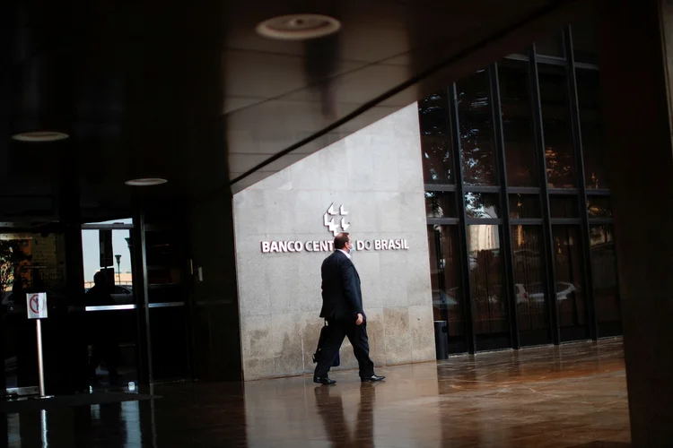 Edifício do Banco Central, em Brasília: diretores da autoridade monetária podem ser obrigados a reduzir ritmo de cortes de juros para 0,25 ponto percentual (Adriano Machado/Reuters)