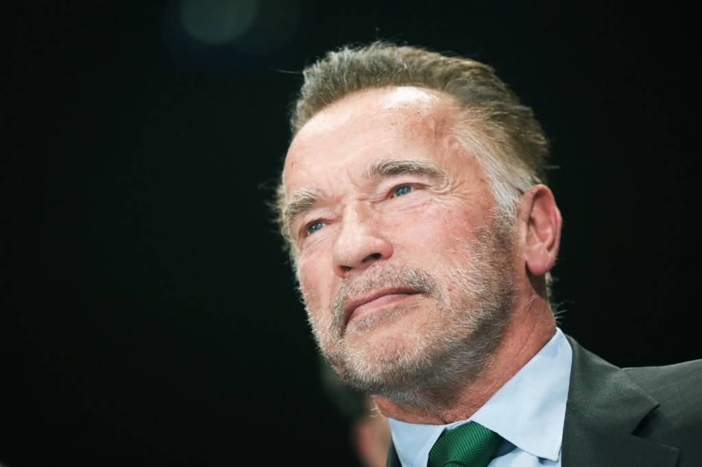 Arnold Schwarzenegger relembra pai soldado nazista e pede fim da guerra