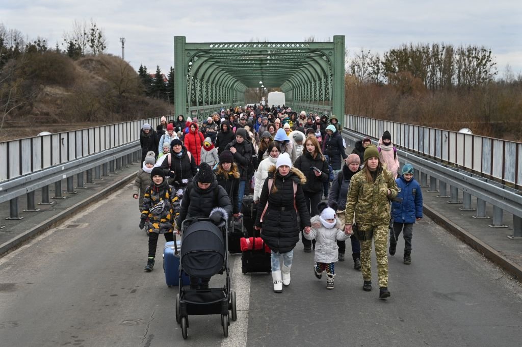 Segunda onda de refugiados na Ucrânia será mais vulnerável, diz ONU