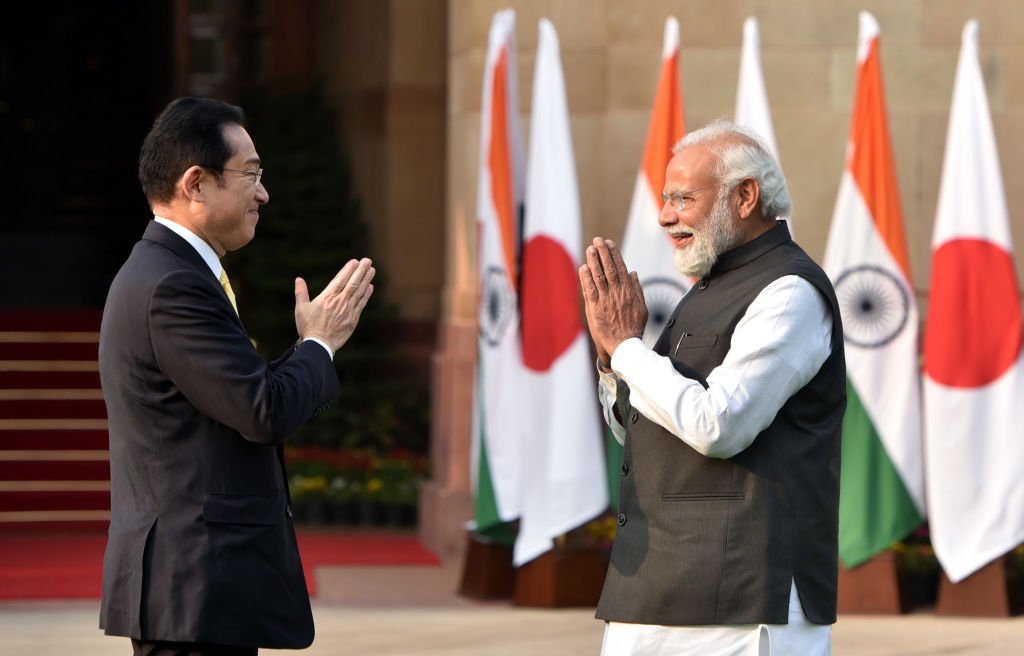 Japão anuncia investimento de 42 bilhões de dólares na Índia