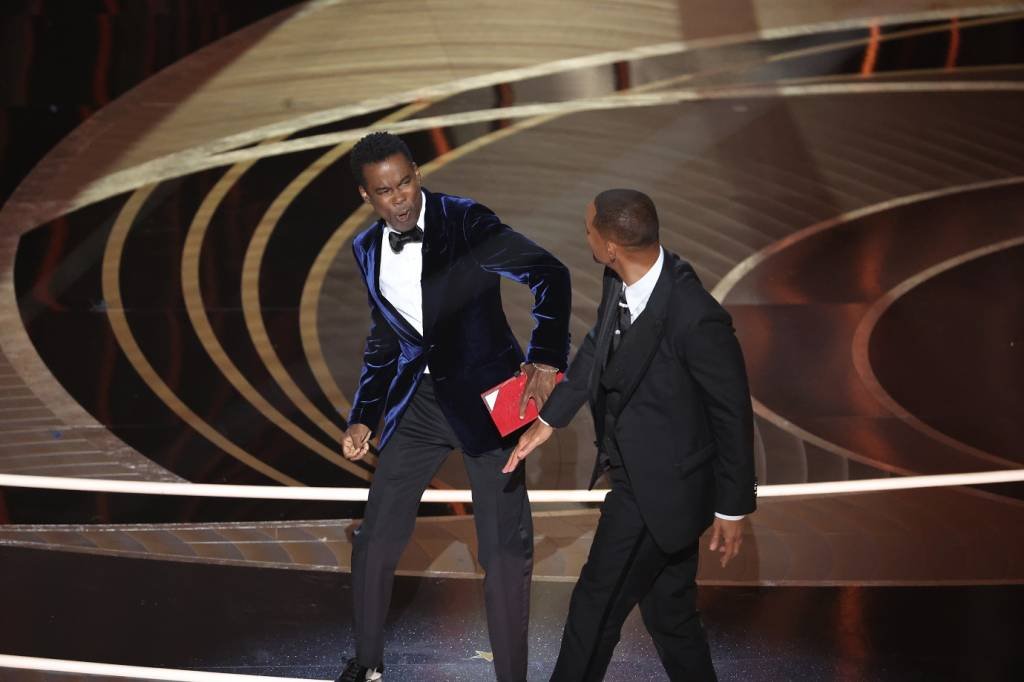 Will Smith dá tapa em Chris Rock no Oscar 2022 (Myung Chun / Los Angeles Times/Getty Images)