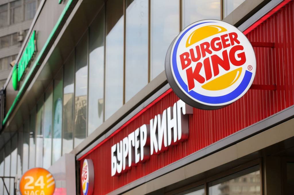 Burger King também suspende operações na Rússia