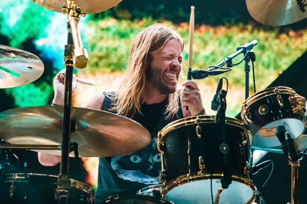 Morre Taylor Hawkins, do Foo Fighters; show no Lollapalooza é cancelado