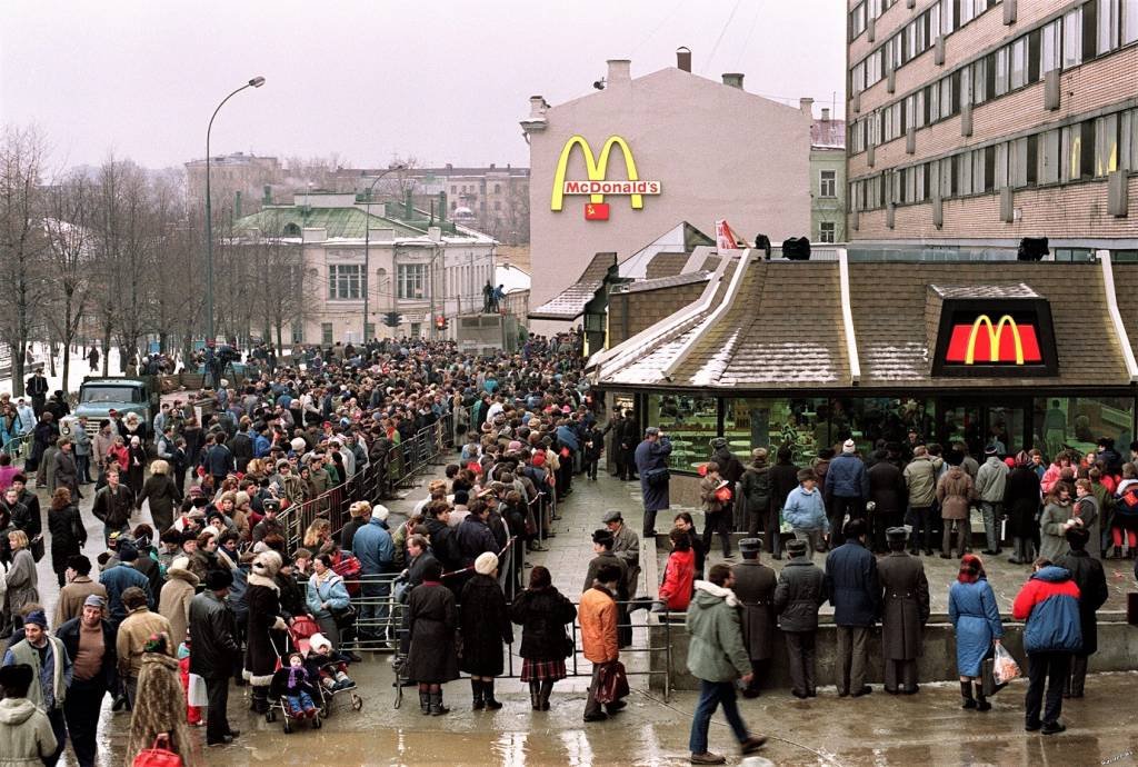De saída da Rússia, abertura do McDonald's marcou fim da URSS nos anos 90