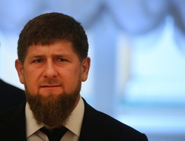 Ramzan Kadyrov, líder da Chechênia, comanda milícia que deve lutar na guerra da Ucrânia (Mikhail Svetlov/Getty Images)
