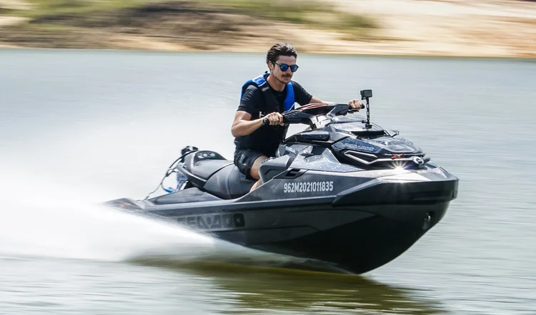 Bastam cerca de 4 segundos para chegar aos 100 km/h (Daniel Sigaki/Divulgação)