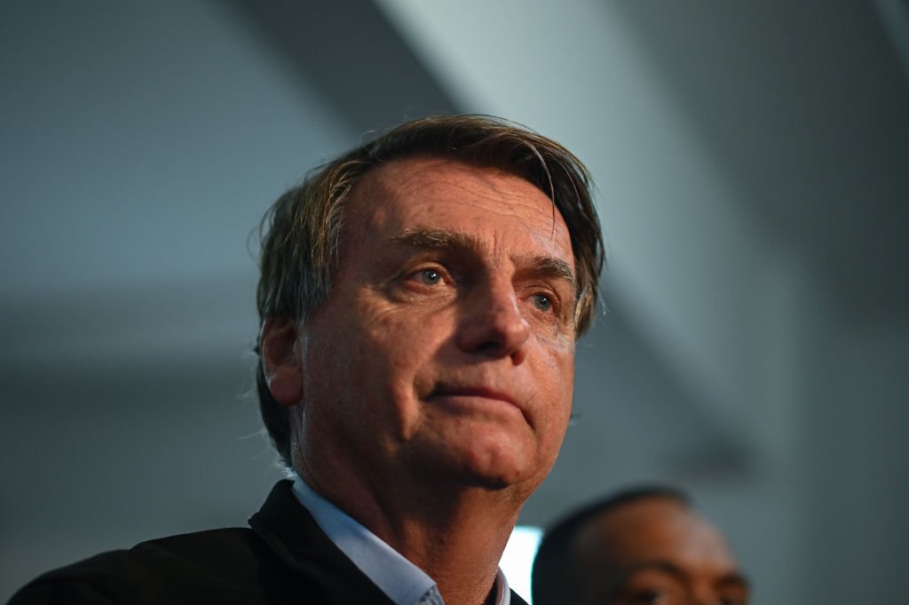 Juíza de SP condena Bolsonaro a pagar R$ 100 mil por ataques a jornalistas