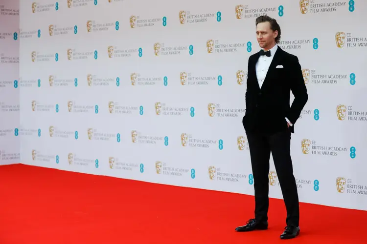Tom Hiddleston foi um dos famosos presentes na edição 2022 do BAFTA, prnicipal premiação do cinema britânico (Tristan Fewings/Getty Images)