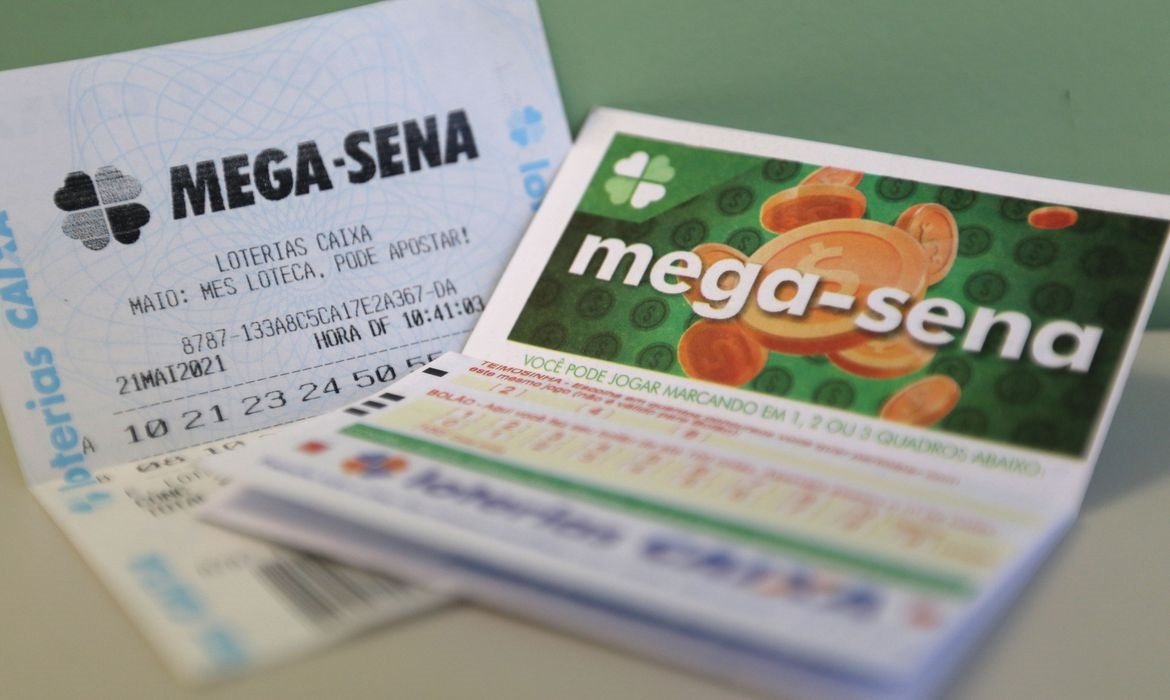 Mega-Sena acumula e vai a R$ 12,5 mi; aposta ganha R$ 9,7 mi na Quina