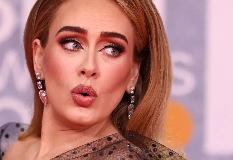 Adele no Brit Awards, em Londres: britânica é uma das favoritas para levar o prêmio Ivor.  (Tom Nicholson/Reuters)
