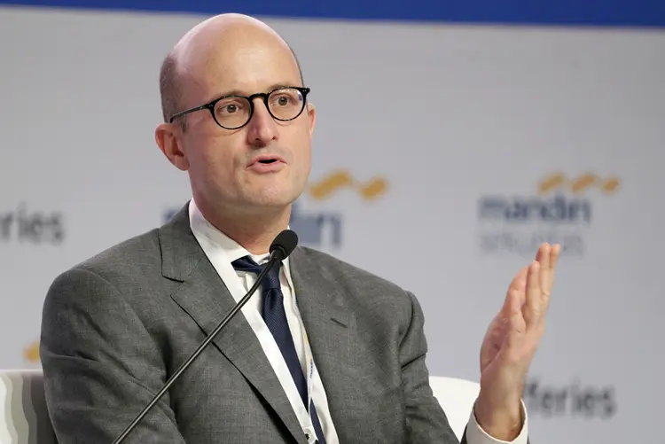 Robin Brooks, economista-chefe do Institute of International Finance (IIF), conhecido no Twitter como 'o careca do Goldman', no qual é uma celebridade (Dimas Ardian/Bloomberg)