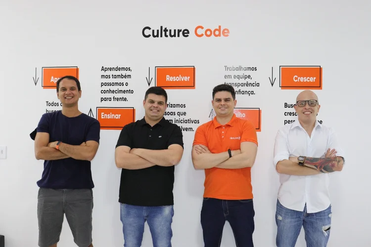 Samuel Melo, Talles Silvano, Thiago Silvano e Fabio Furtado, cofundadores da SolarZ: startup vai passar a oferecer empréstimo para a aquisição dos painéis solares (SolarZ/Divulgação)