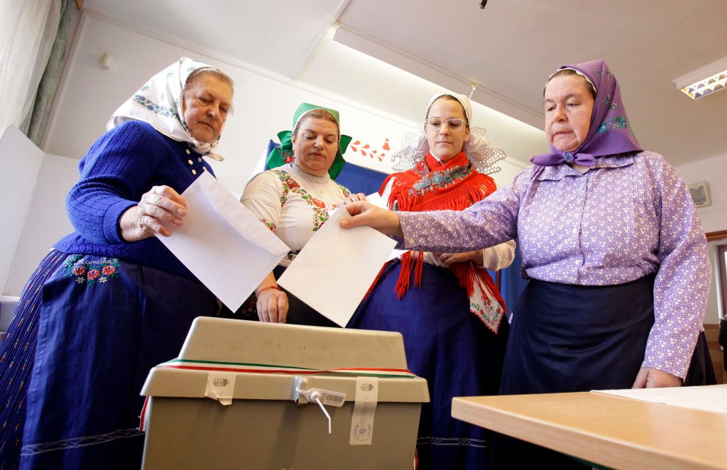 TOPSHOT-HUNGARY-POLITICS-ELECTION-VOTE