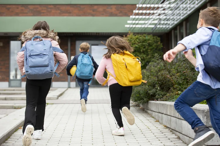 Inadimplência nas escolas: com gestão de recebíveis, a kedu se incumbe de todas as questões financeiras envolvendo as famílias dos alunos (Johner Images/Getty Images)