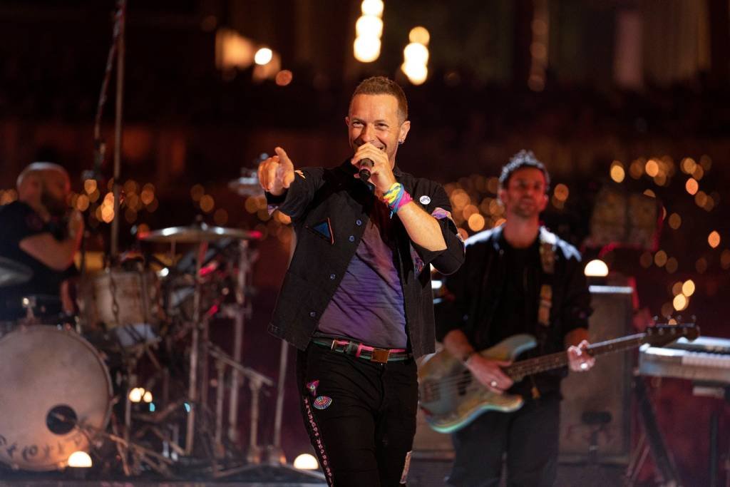 De acordo com o anúncio, o vocalista Chris Martin sofreu uma infecção pulmonar e não poderá realizar aos shows (Shlomi Pinto/Getty Images)