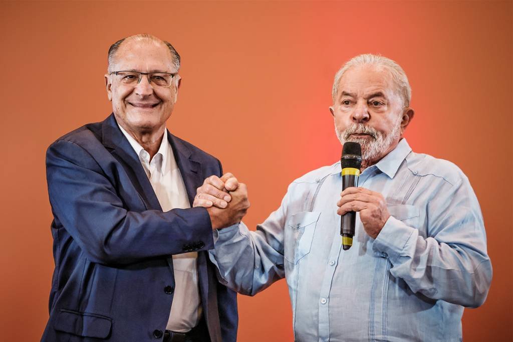 Eleições: Geraldo Alckmin (PSB) e Luiz Inácio Lula da Silva (PT) apresentaram o plano de governo nesta terça-feira, 21 (Alexandre Schneider/Getty Images)