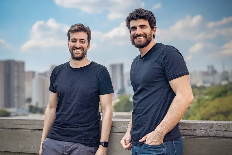 Marcelo Espiga e Luigi Rodrigues, fundadores da Floki: startup cata R$ 50 mi para facilitar compras de restaurantes (Floki/Divulgação)