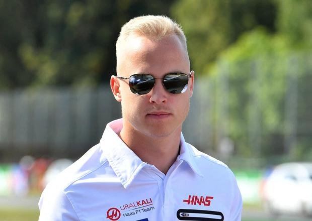 Piloto russo da F1 Nikita Mazepin tem R$ 600 milhões bloqueados