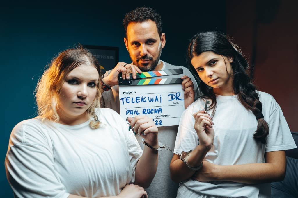 Three people posing TeleKwai